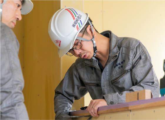 全体を俯瞰して進行する仕事は、マメさが活きている。